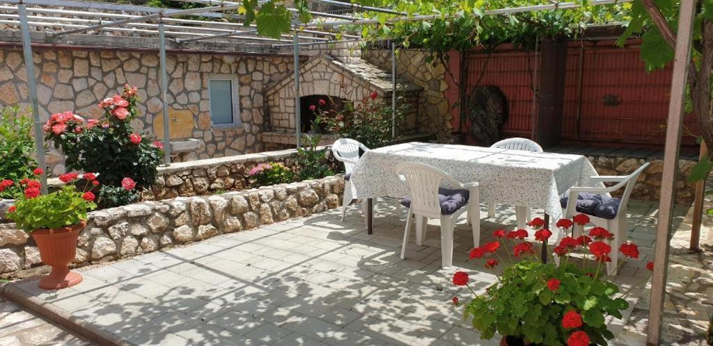 Apartments Roses Dobrinj المظهر الخارجي الصورة