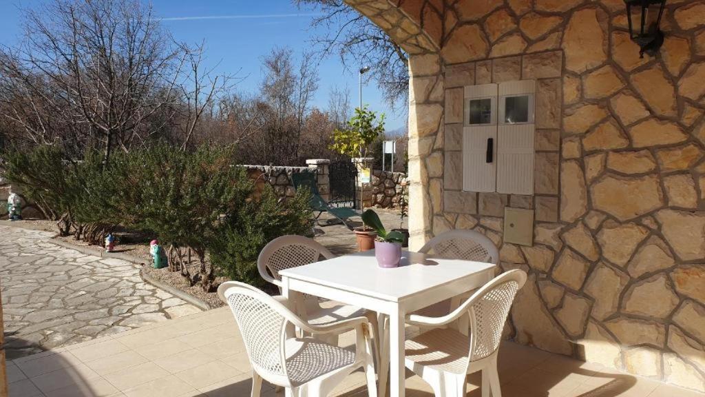 Apartments Roses Dobrinj المظهر الخارجي الصورة