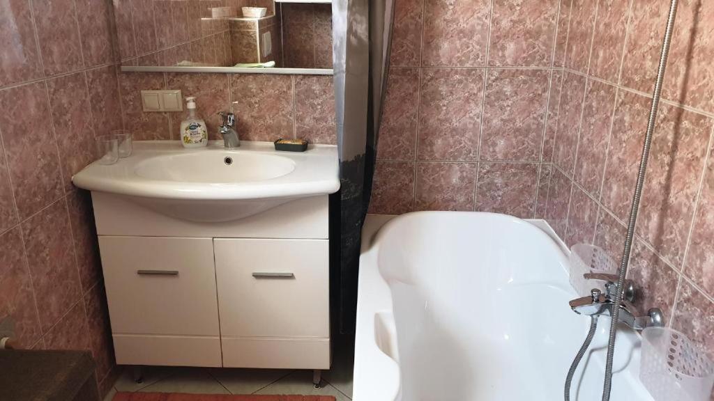 Apartments Roses Dobrinj المظهر الخارجي الصورة