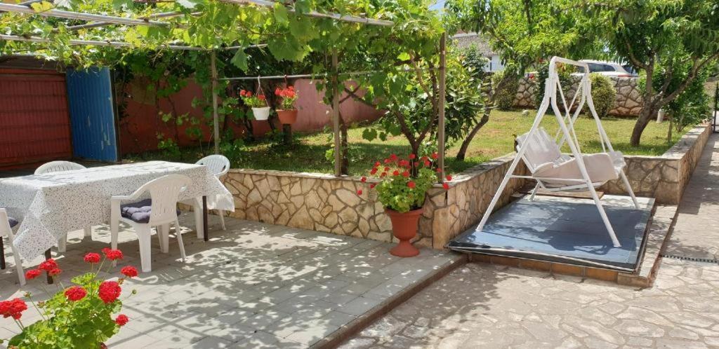 Apartments Roses Dobrinj المظهر الخارجي الصورة