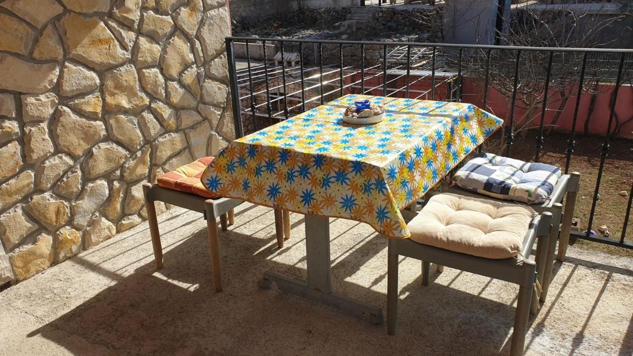 Apartments Roses Dobrinj المظهر الخارجي الصورة
